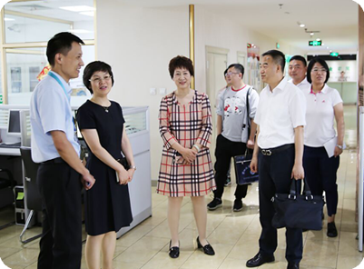   哈爾濱市統(tǒng)計局副局長丁威、道里區(qū)統(tǒng)計局、工農(nóng)街道辦事處相關(guān)領(lǐng)導(dǎo)蒞臨金農(nóng)網(wǎng)調(diào)研指導(dǎo)農(nóng)業(yè)電商工作